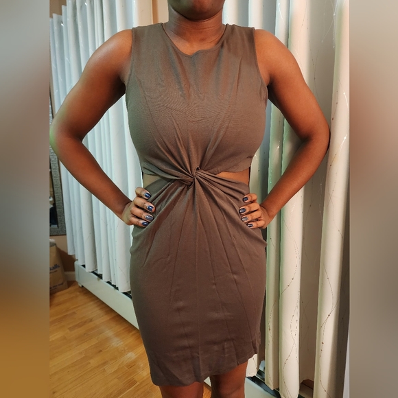 A'Gaci dress - Picture 1 of 4